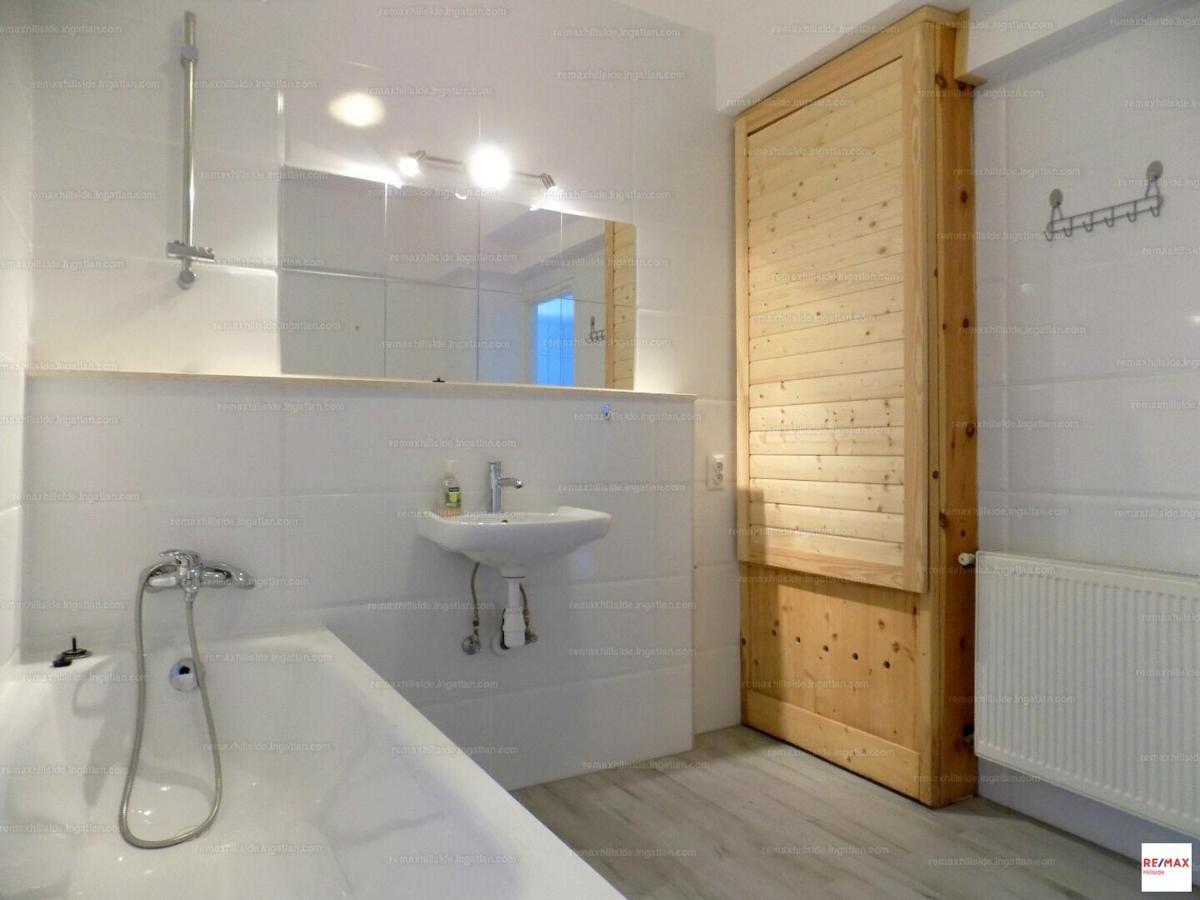 Romantic Two Bedroom Apartments In The Hills Of Budapest With Private Parking エクステリア 写真