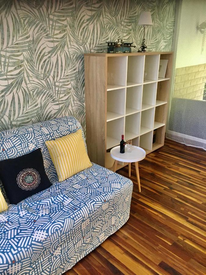 Romantic Two Bedroom Apartments In The Hills Of Budapest With Private Parking エクステリア 写真